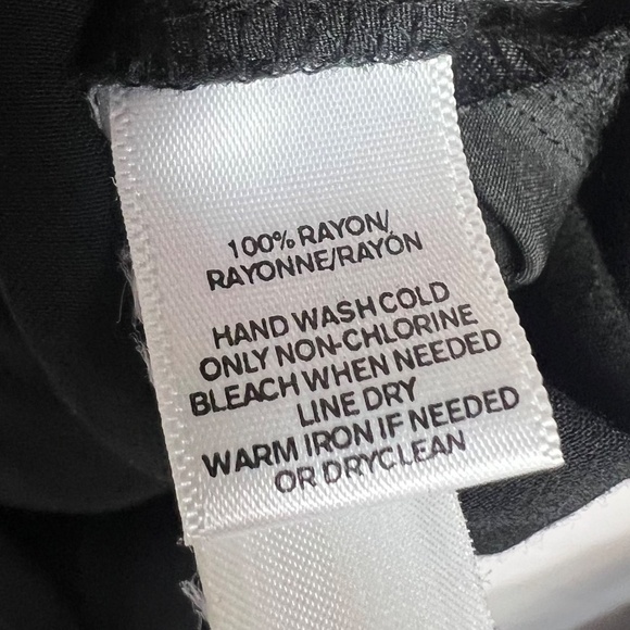 |•LOFT•| Ann Taylor Black Jumpsuit Elastic Waist Belted Size 0 - Picture 5 of 8